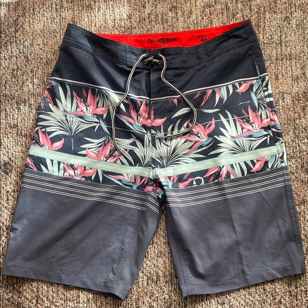 Goodfellow & Co Men's Floral Board Shorts - Black and Red